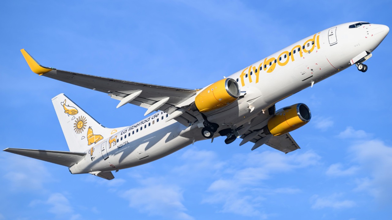 Justicia poética para los pibes de la Técnica: Flybondi regala el sueño de Bariloche