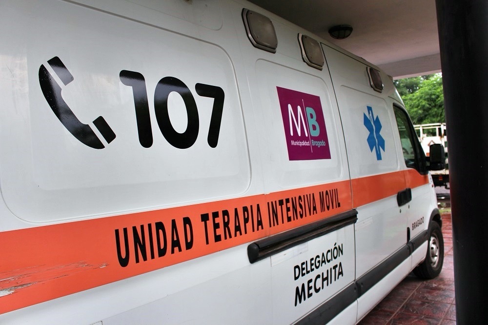 Choque entre motos: una joven de 19 años terminó en terapia intensiva tras sufrir una grave lesión interna