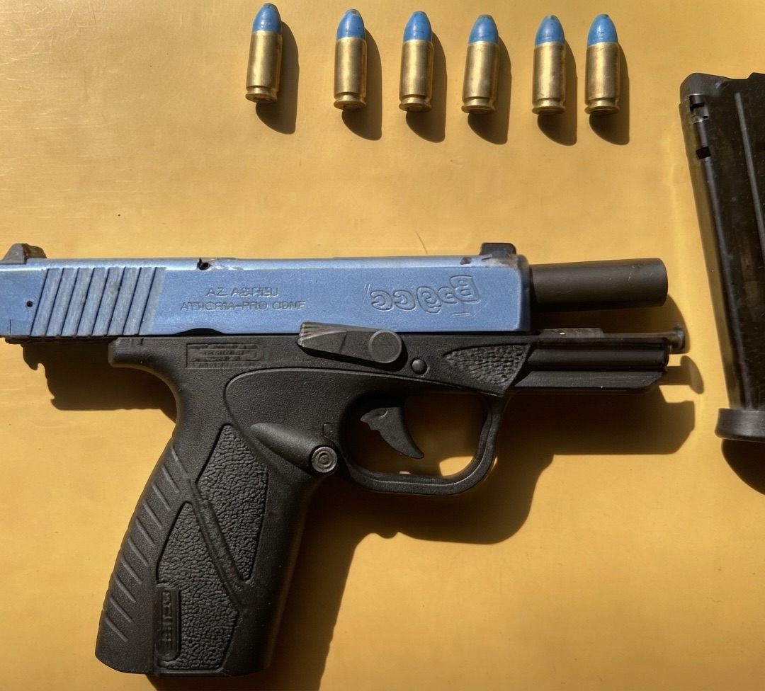 Operativo en Bragado: motociclista de Junín fue detenido con una pistola 9 mm lista para disparar y alcohol en sangre